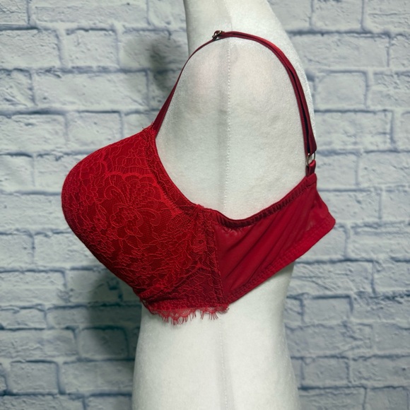 Victoria’s Secret Red Lace Dream Angels Lined Demi Bra size 40DD - Picture 2 of 11
